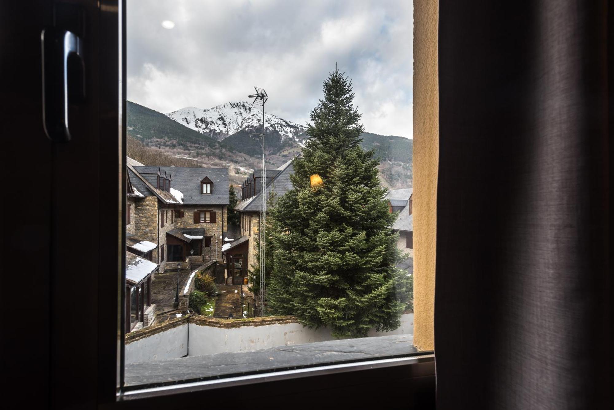 Hotel Snoe Beret Vielha Exterior photo